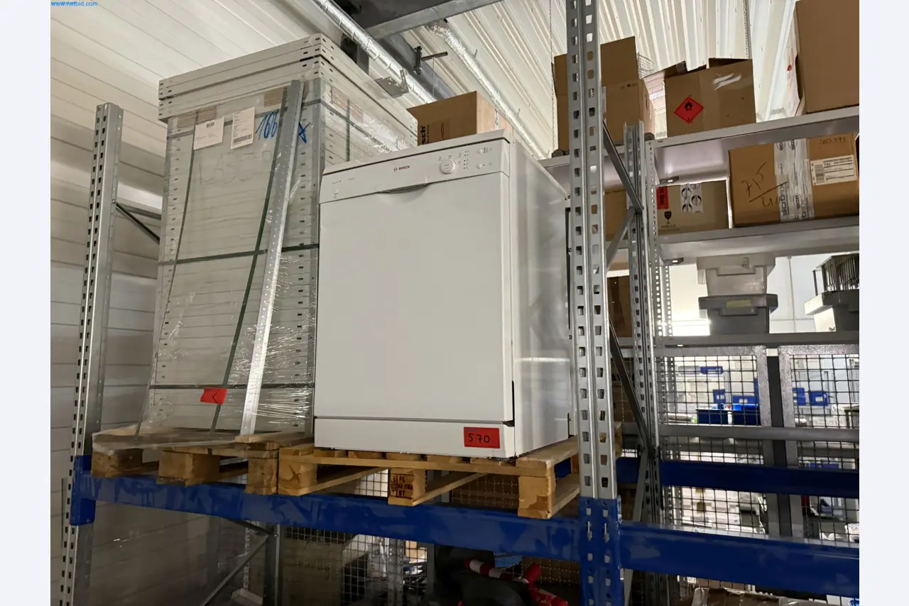 Instalações de produção e embalagem farmacêuticas / Equipamentos de laboratório e operacionais-1