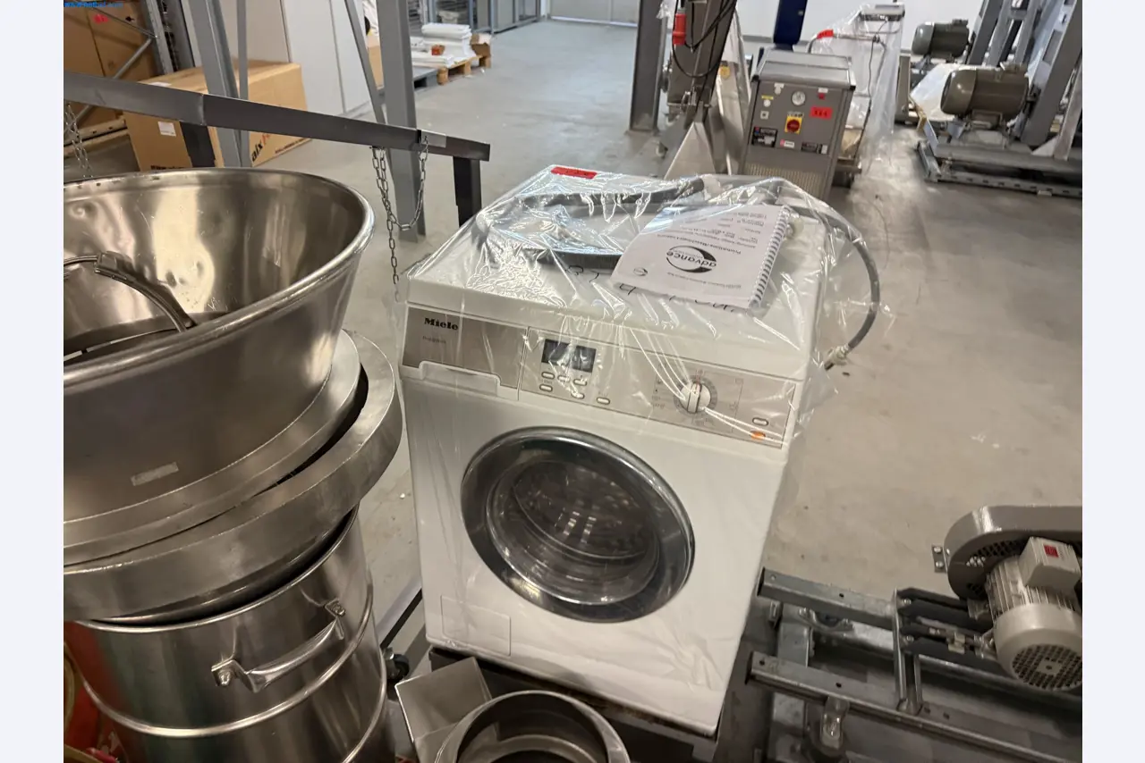 Instalações de produção e embalagem farmacêuticas / Equipamentos de laboratório e operacionais-1
