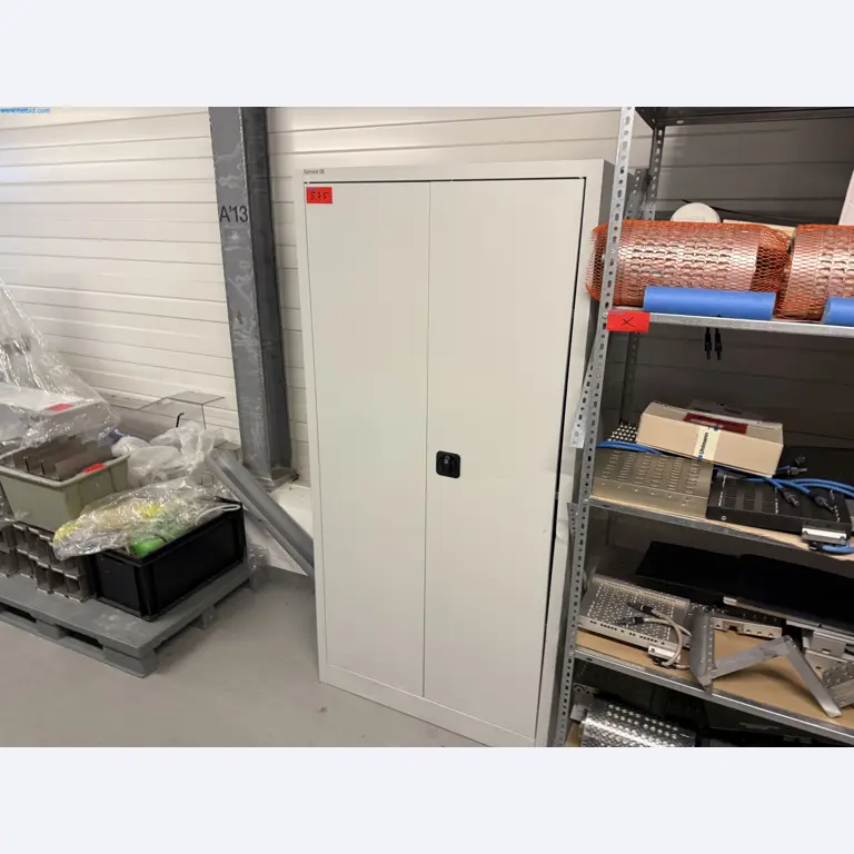 Instalações de produção e embalagem farmacêuticas / Equipamentos de laboratório e operacionais-1