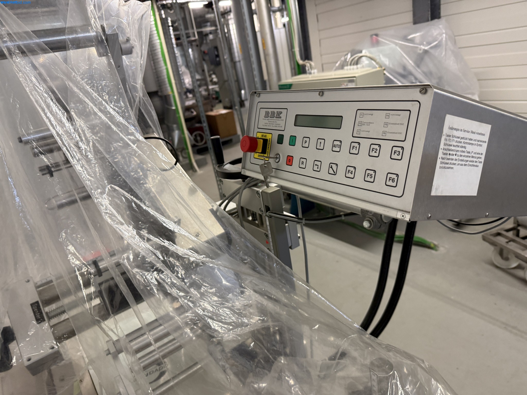 Instalações de produção e embalagem farmacêuticas / Equipamentos de laboratório e operacionais-2