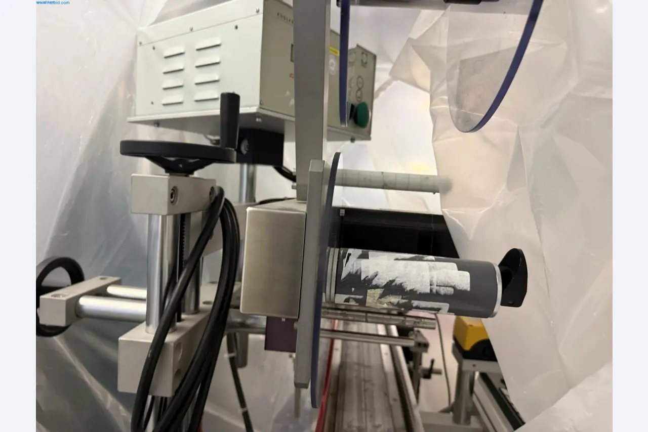 Instalações de produção e embalagem farmacêuticas / Equipamentos de laboratório e operacionais-2