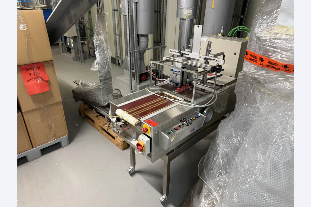 Instalações de produção e embalagem farmacêuticas / Equipamentos de laboratório e operacionais-1
