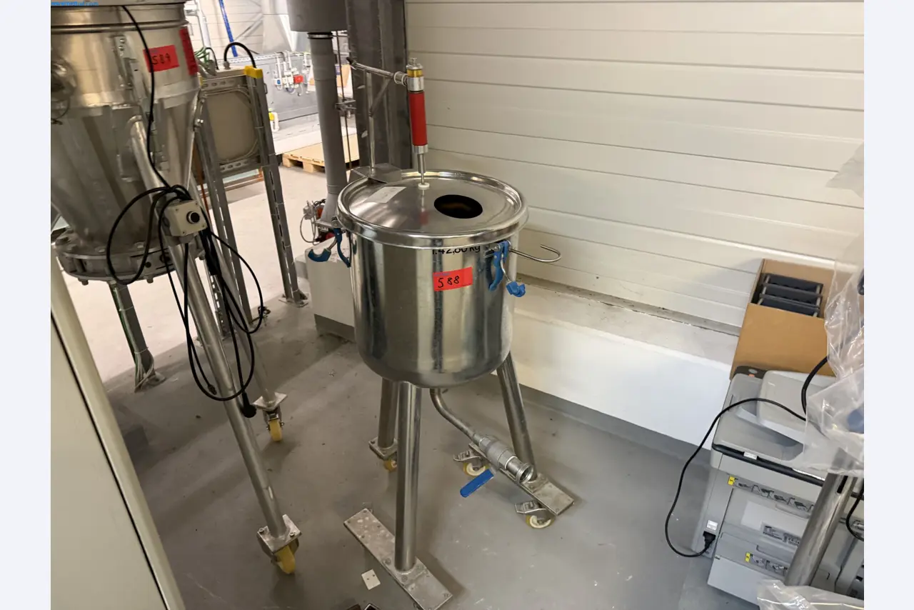 Instalações de produção e embalagem farmacêuticas / Equipamentos de laboratório e operacionais-1