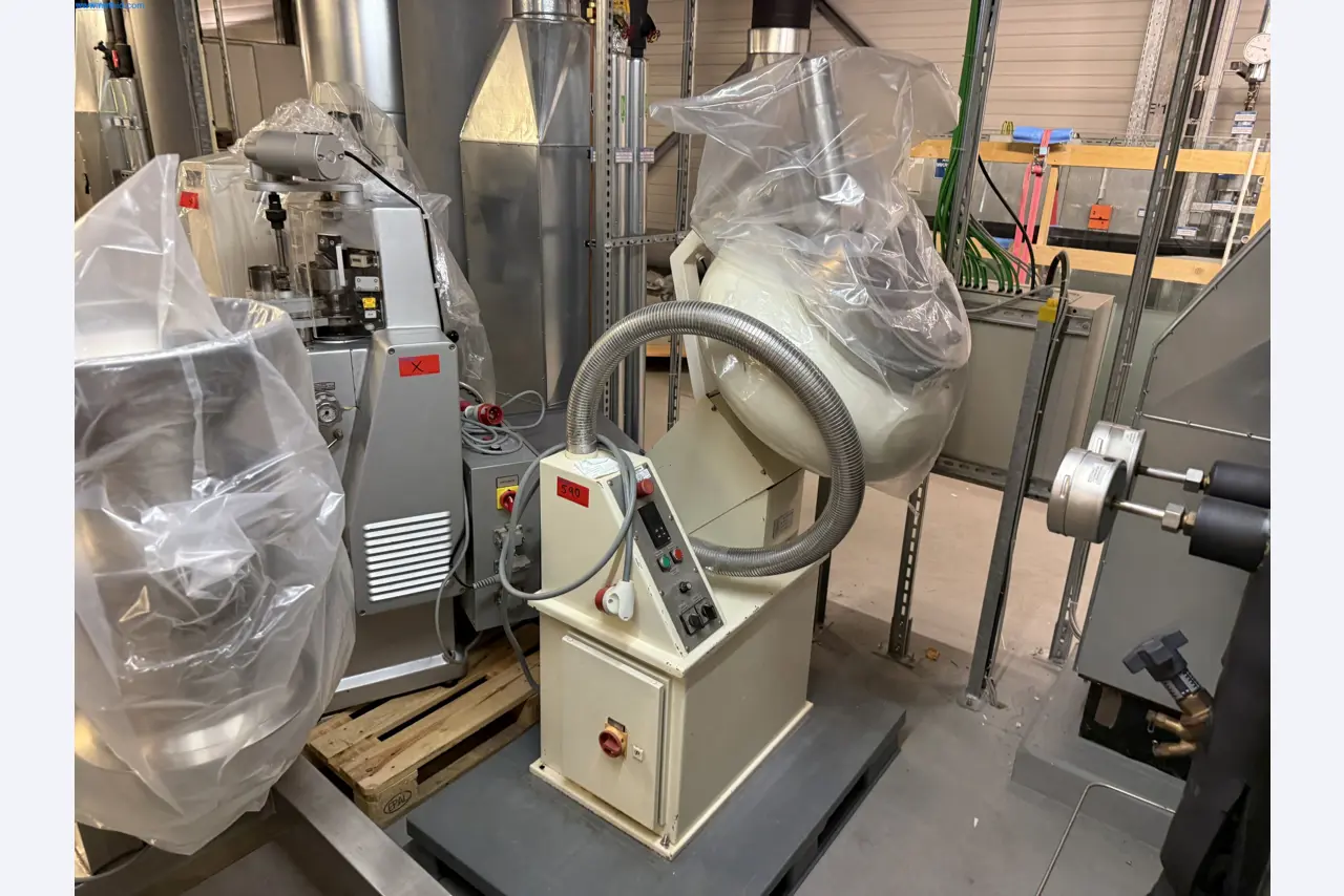 Instalações de produção e embalagem farmacêuticas / Equipamentos de laboratório e operacionais-1
