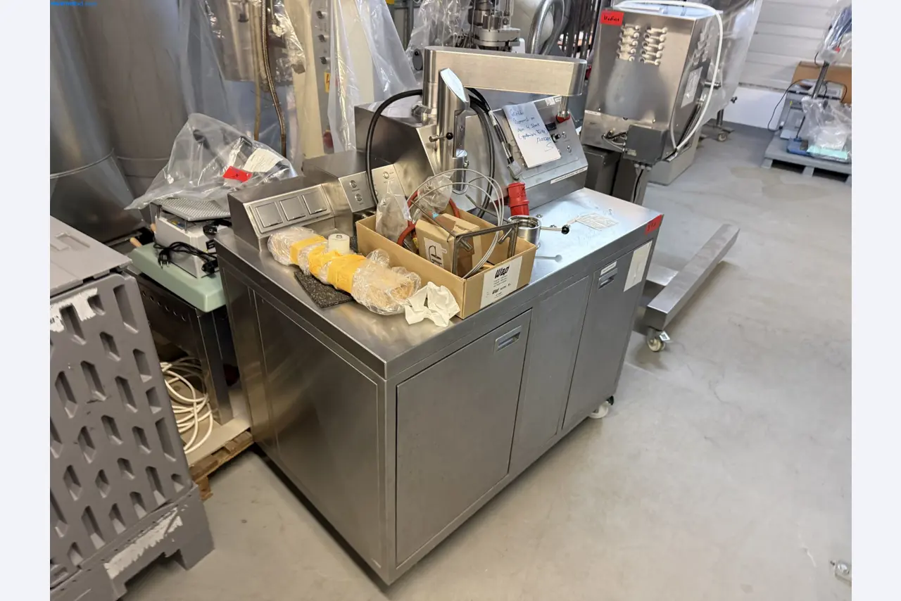 Instalações de produção e embalagem farmacêuticas / Equipamentos de laboratório e operacionais-3
