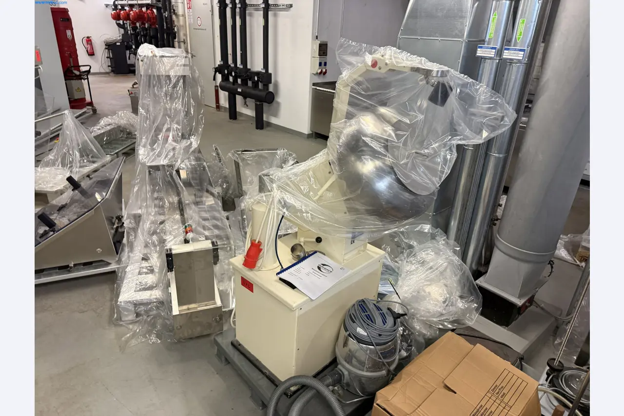 Instalações de produção e embalagem farmacêuticas / Equipamentos de laboratório e operacionais-1