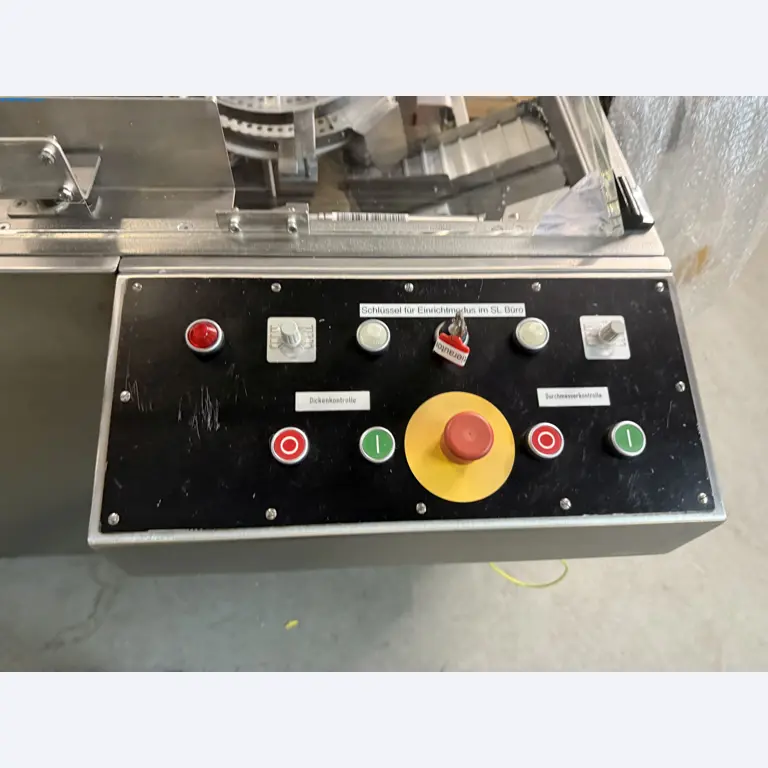 Instalações de produção e embalagem farmacêuticas / Equipamentos de laboratório e operacionais-10