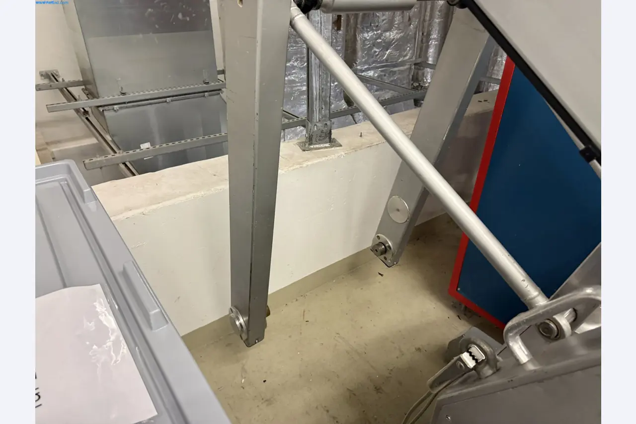 Instalações de produção e embalagem farmacêuticas / Equipamentos de laboratório e operacionais-2