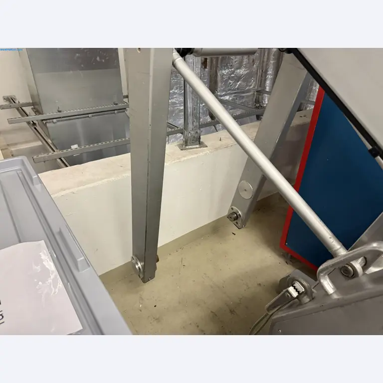Instalações de produção e embalagem farmacêuticas / Equipamentos de laboratório e operacionais-2