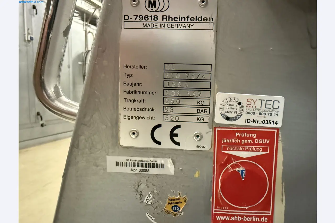 Instalações de produção e embalagem farmacêuticas / Equipamentos de laboratório e operacionais-5