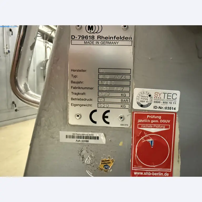 Instalações de produção e embalagem farmacêuticas / Equipamentos de laboratório e operacionais-5