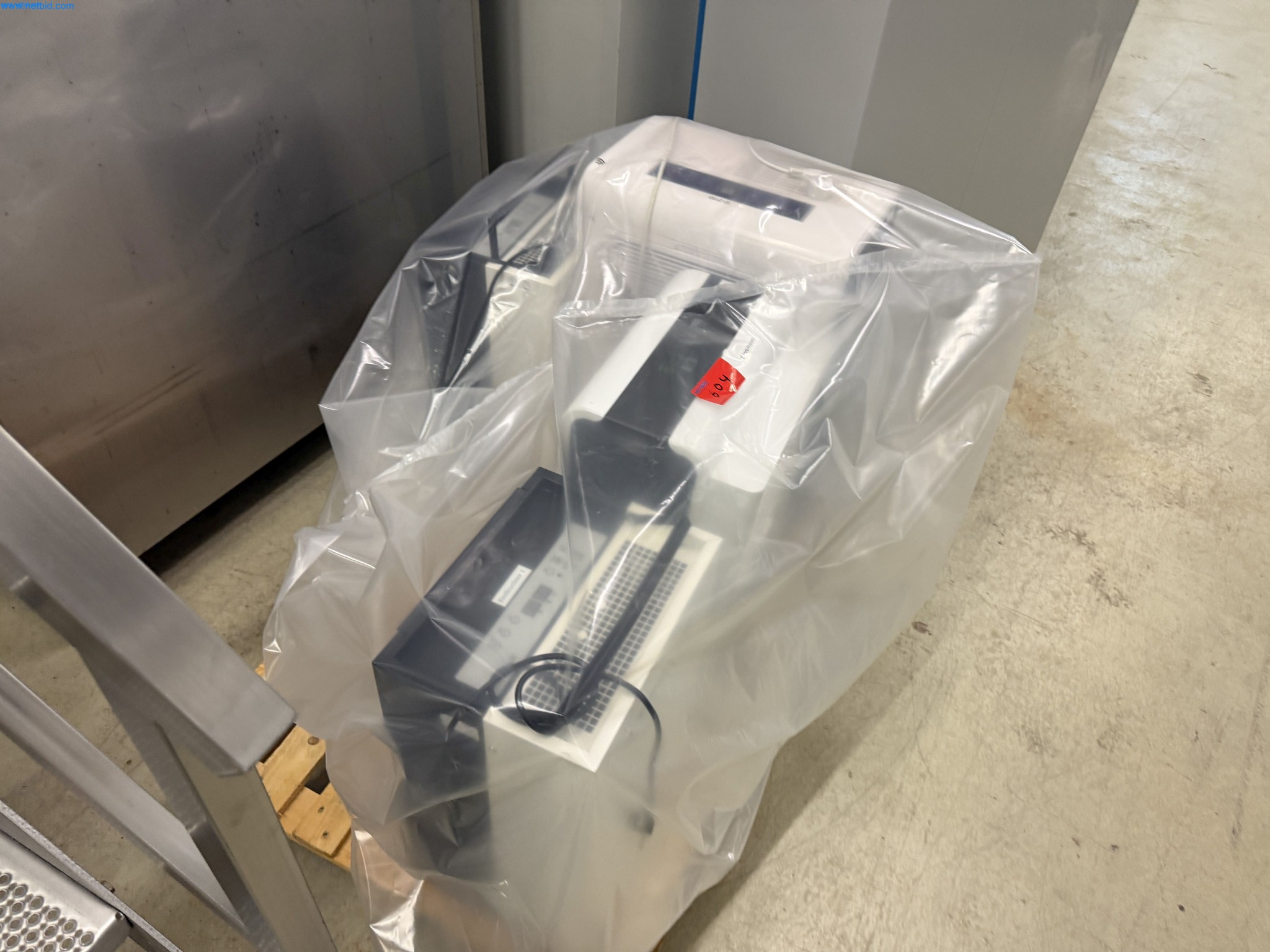 Instalações de produção e embalagem farmacêuticas / Equipamentos de laboratório e operacionais-2