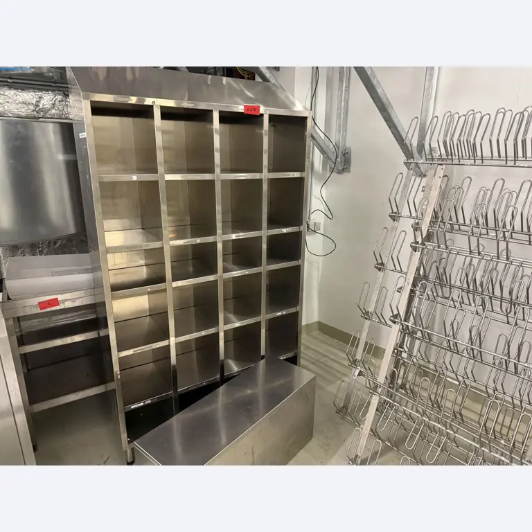 Instalações de produção e embalagem farmacêuticas / Equipamentos de laboratório e operacionais-2