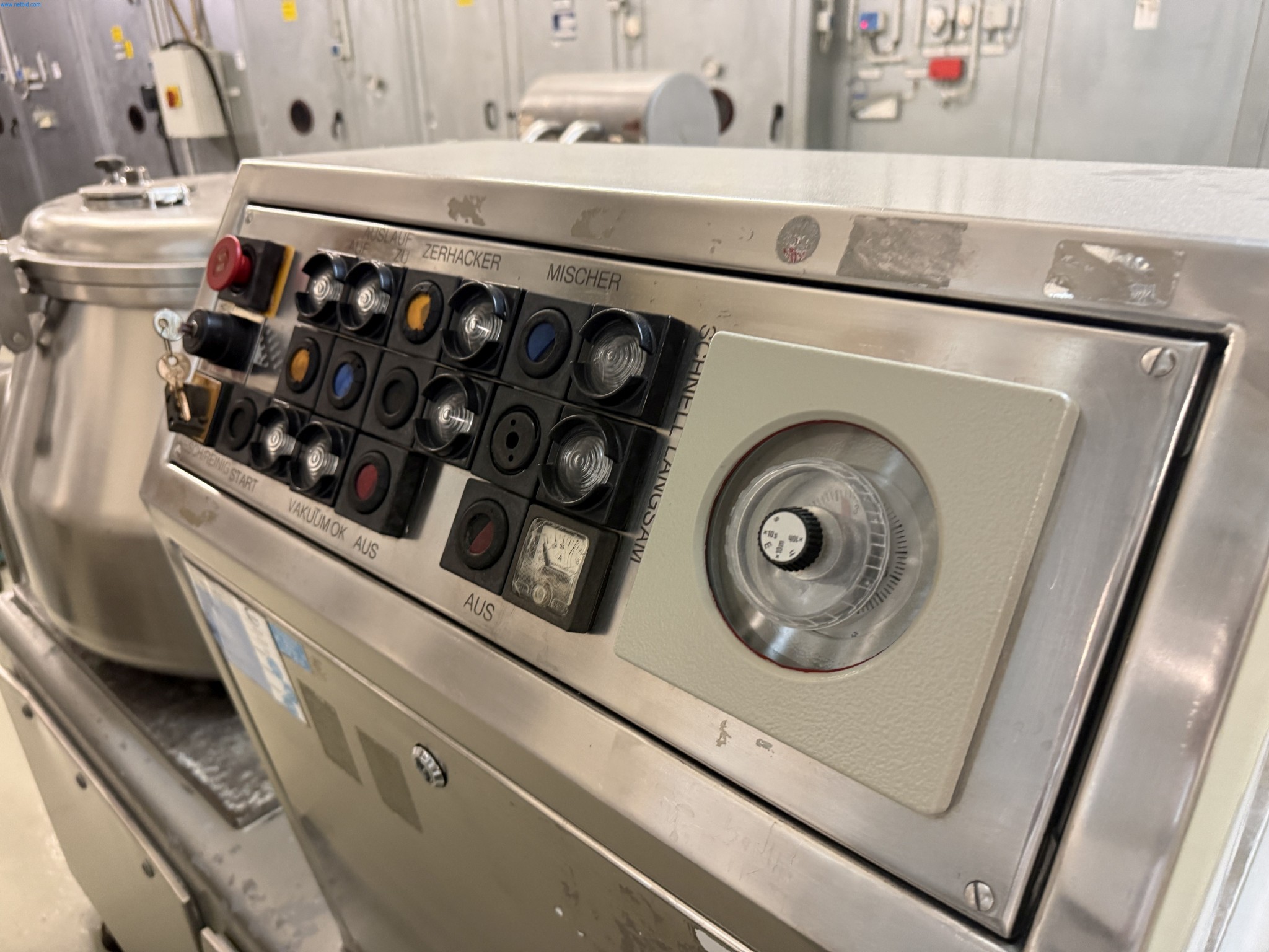Installations de production et de conditionnement pharmaceutiques / Équipements de laboratoire et d'exploitation-2