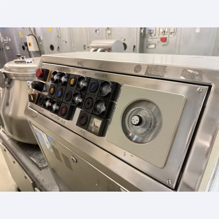 Installations de production et de conditionnement pharmaceutiques / Équipements de laboratoire et d'exploitation-2