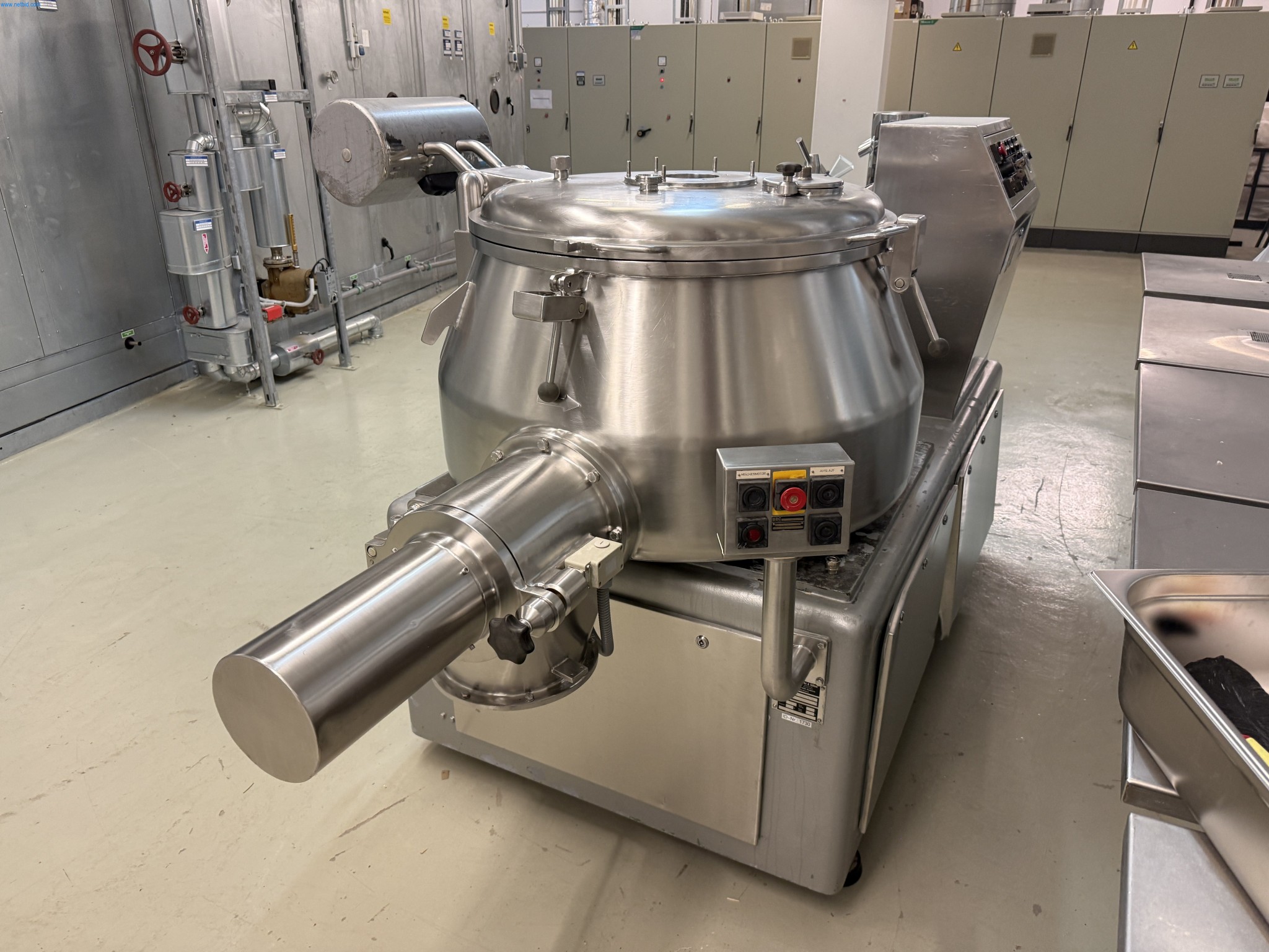 Installations de production et de conditionnement pharmaceutiques / Équipements de laboratoire et d'exploitation-4