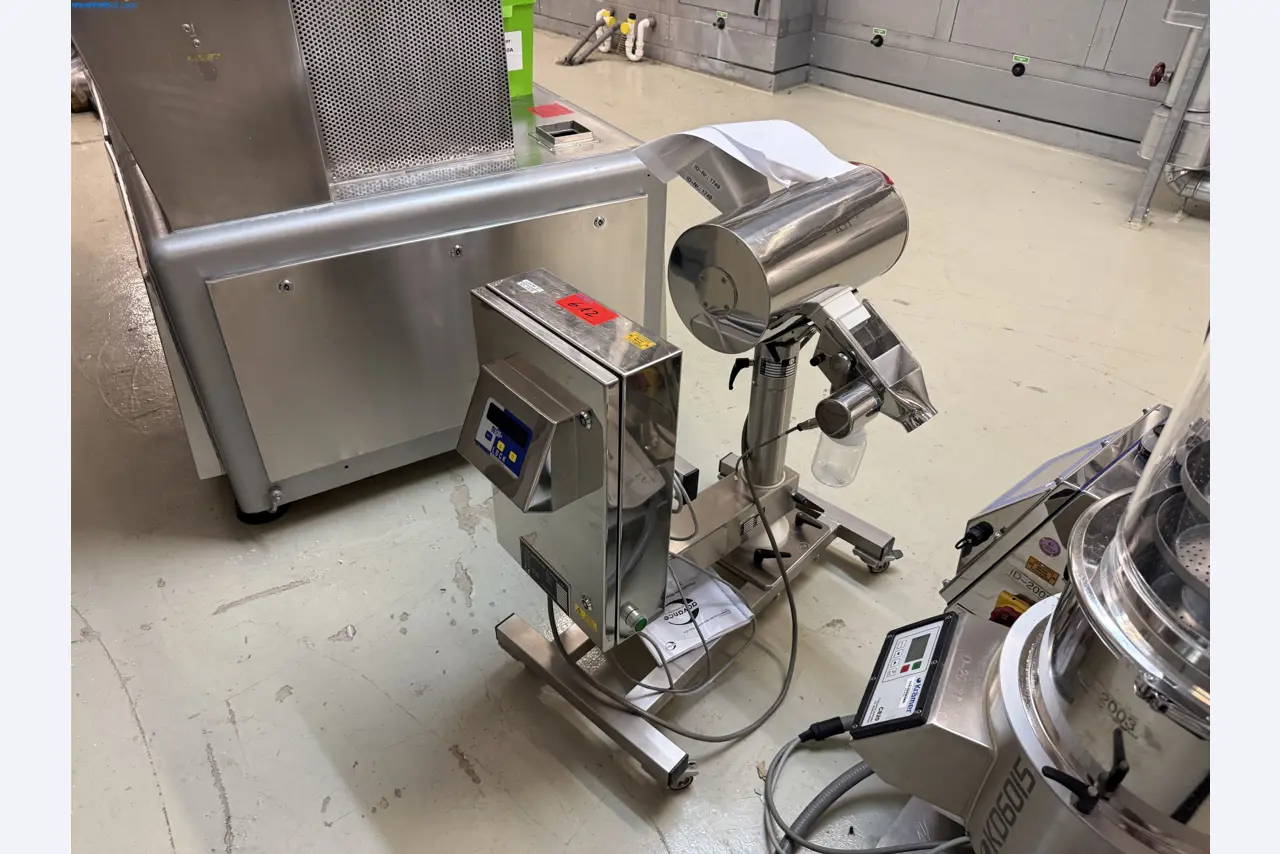 Instalações de produção e embalagem farmacêuticas / Equipamentos de laboratório e operacionais-2