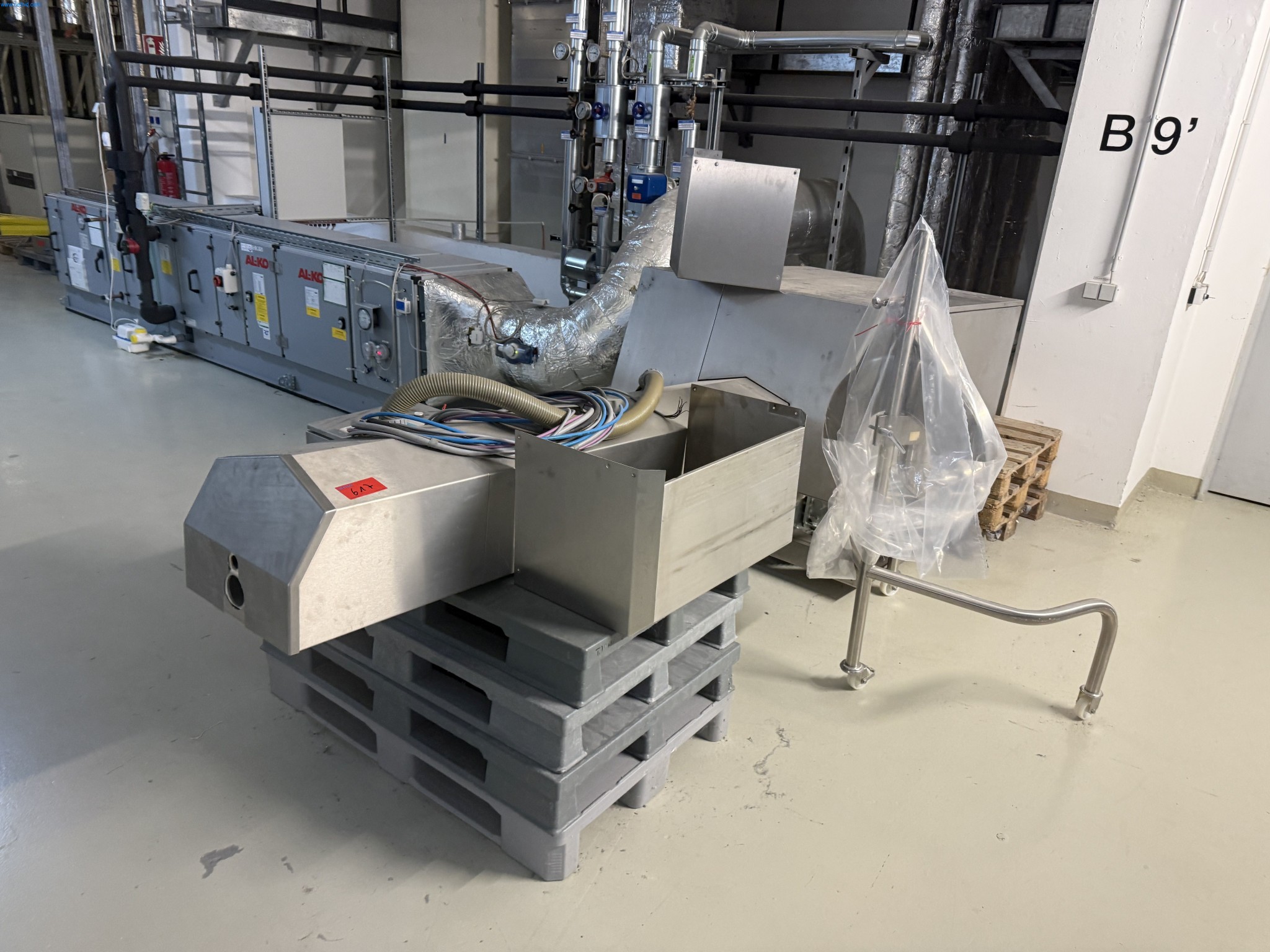 Installations de production et de conditionnement pharmaceutiques / Équipements de laboratoire et d'exploitation-1