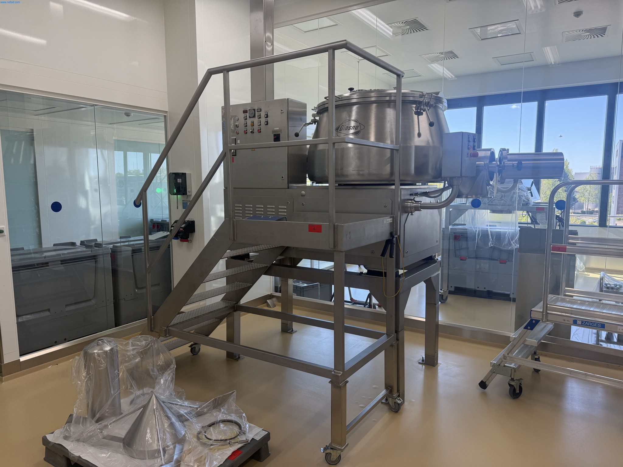 Installations de production et de conditionnement pharmaceutiques / Équipements de laboratoire et d'exploitation-1