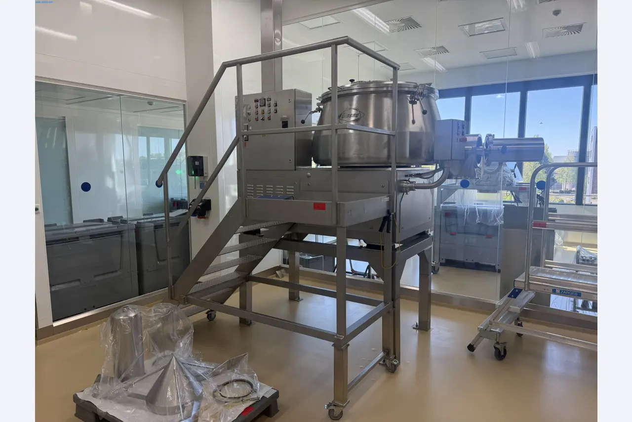 Installations de production et de conditionnement pharmaceutiques / Équipements de laboratoire et d'exploitation-1