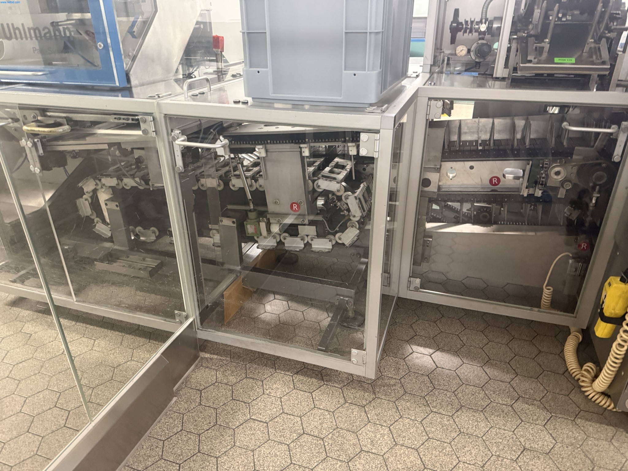 Installations de production et de conditionnement pharmaceutiques / Équipements de laboratoire et d'exploitation-15
