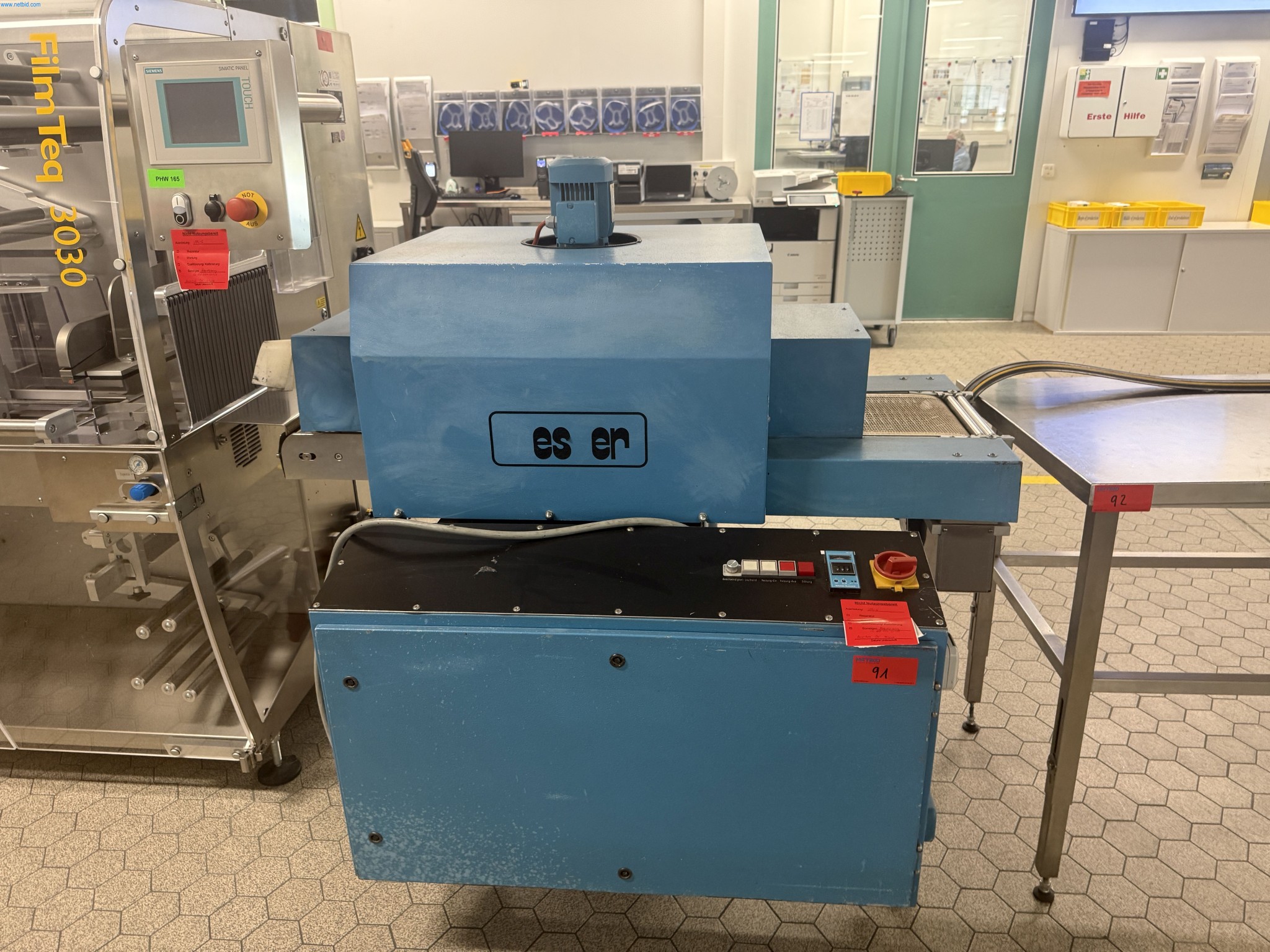 Installations de production et de conditionnement pharmaceutiques / Équipements de laboratoire et d'exploitation-23