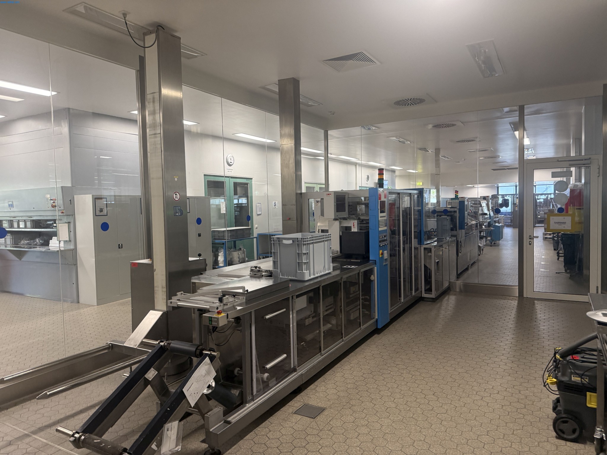 Installations de production et de conditionnement pharmaceutiques / Équipements de laboratoire et d'exploitation-1