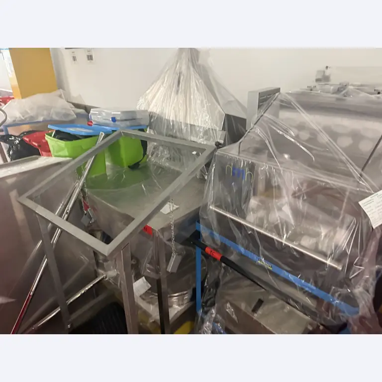 Installations de production et de conditionnement pharmaceutiques / Équipements de laboratoire et d'exploitation-36