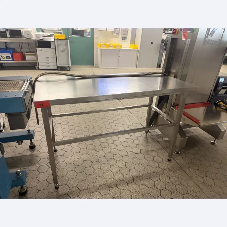 Installations de production et de conditionnement pharmaceutiques / Équipements de laboratoire et d'exploitation-40