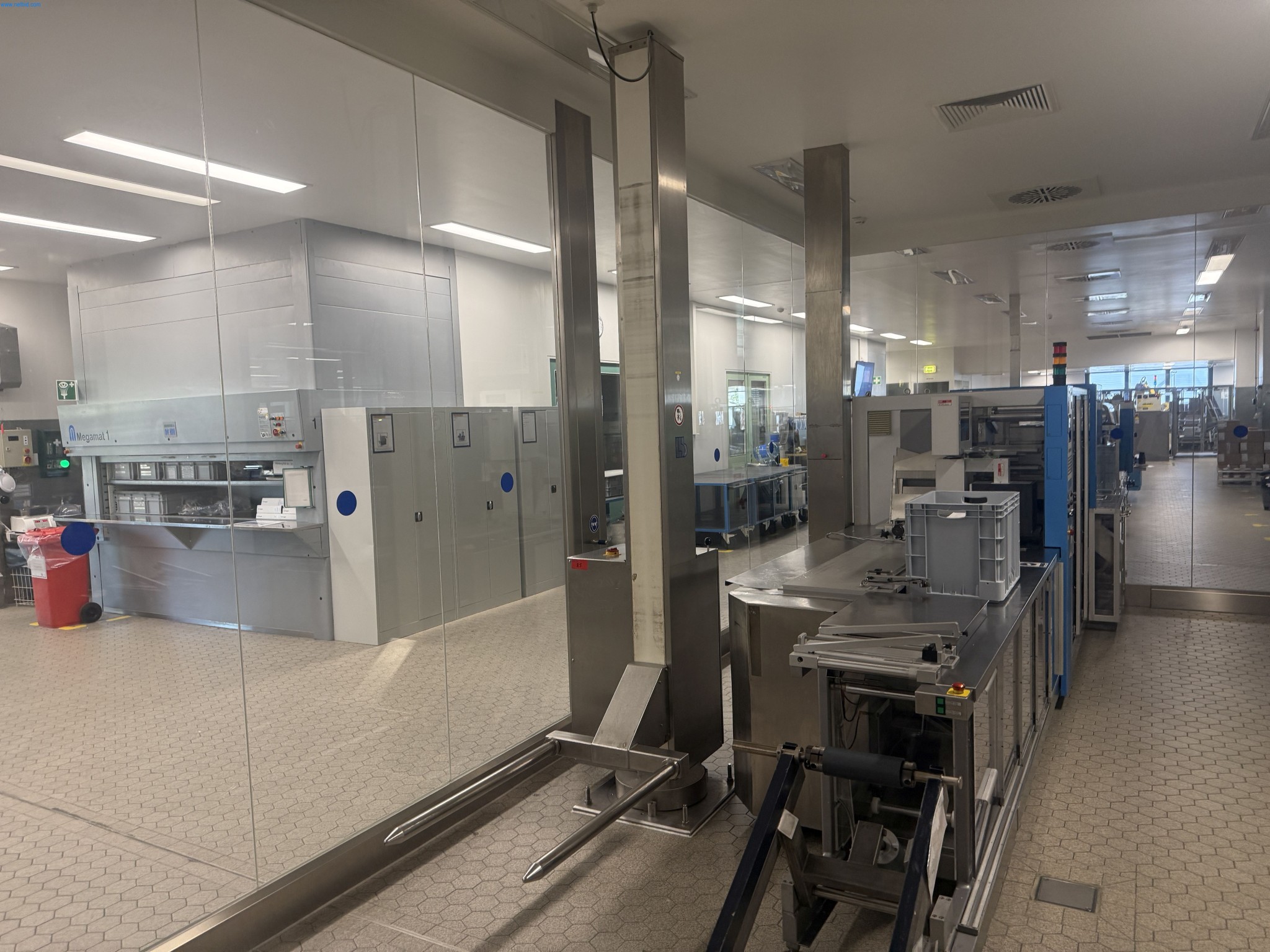 Installations de production et de conditionnement pharmaceutiques / Équipements de laboratoire et d'exploitation-5