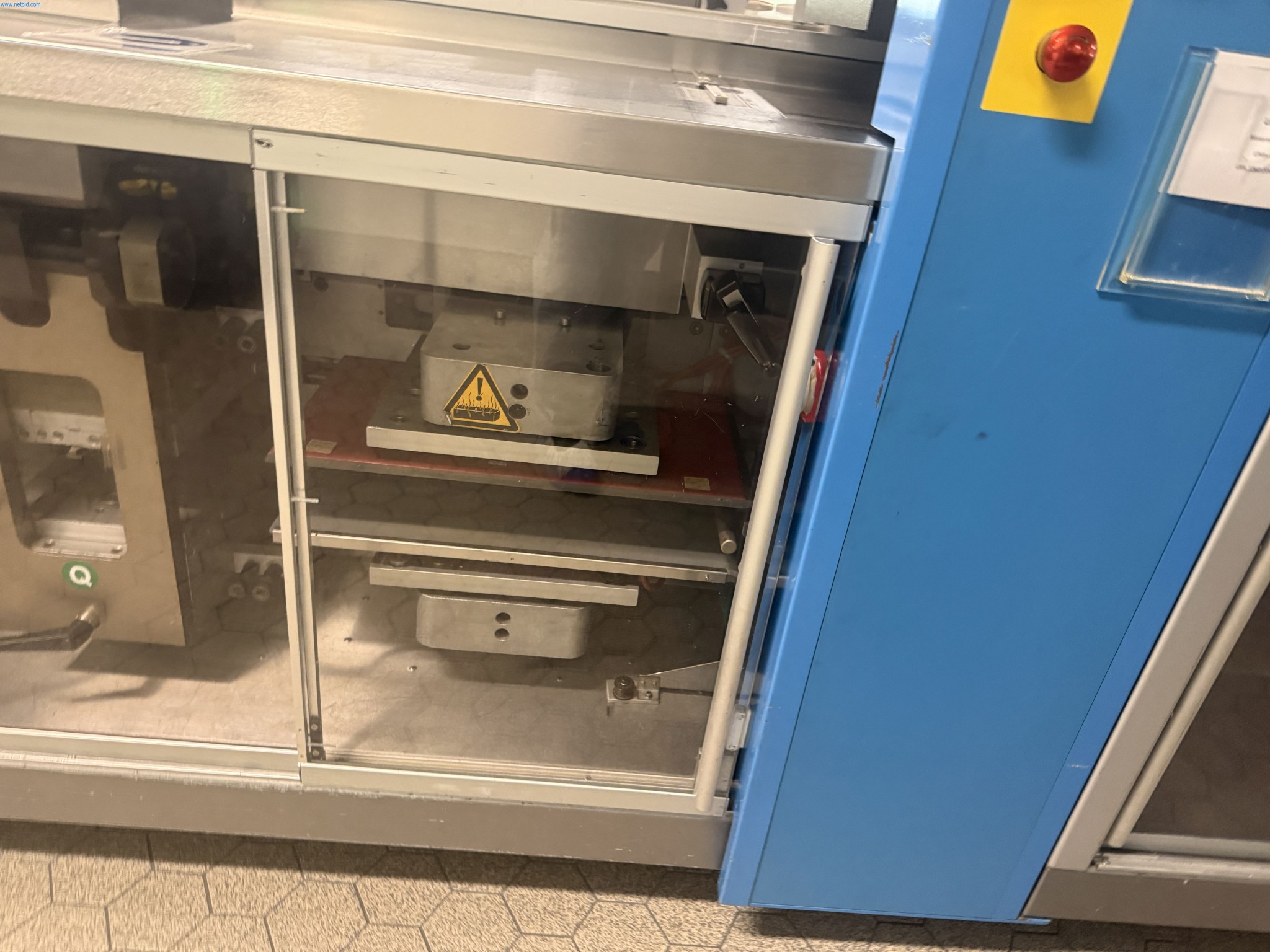Installations de production et de conditionnement pharmaceutiques / Équipements de laboratoire et d'exploitation-8