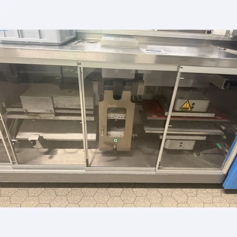 Installations de production et de conditionnement pharmaceutiques / Équipements de laboratoire et d'exploitation-9
