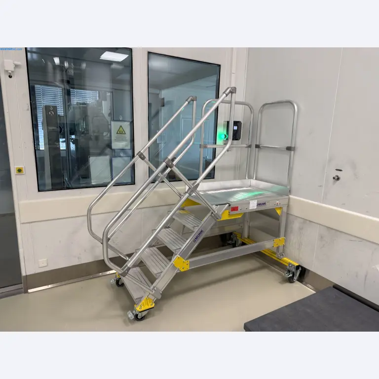 Instalações de produção e embalagem farmacêuticas / Equipamentos de laboratório e operacionais-1