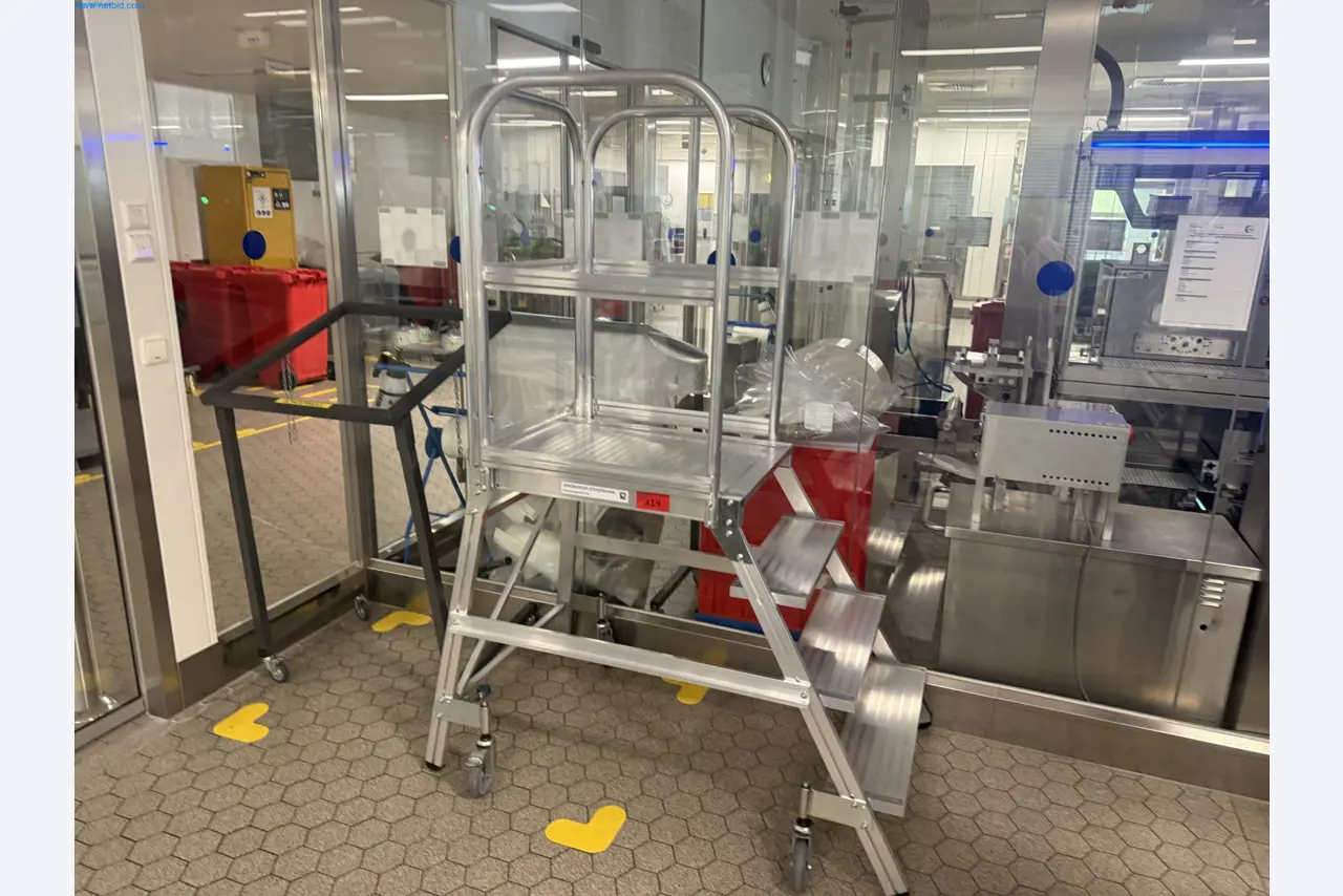 Instalações de produção e embalagem farmacêuticas / Equipamentos de laboratório e operacionais-1
