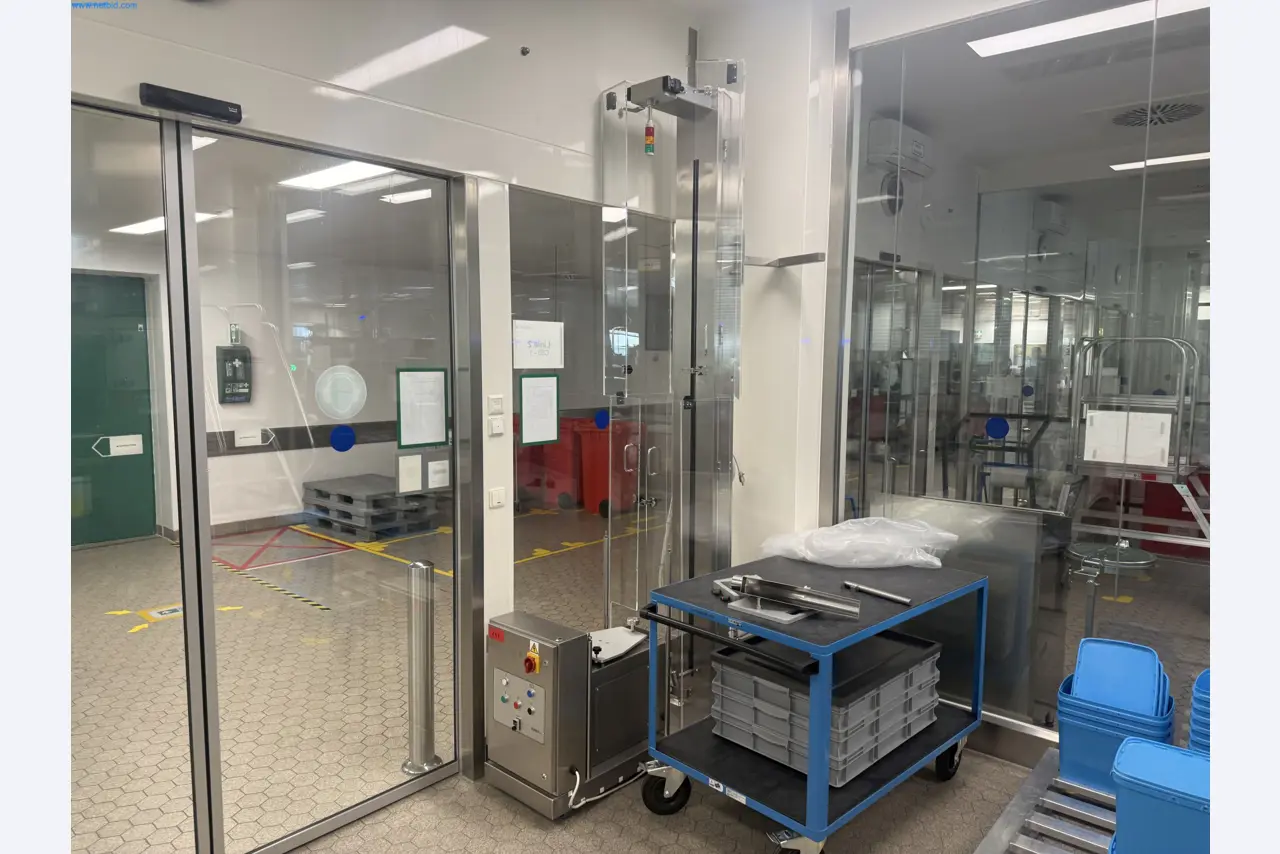 Instalações de produção e embalagem farmacêuticas / Equipamentos de laboratório e operacionais-1