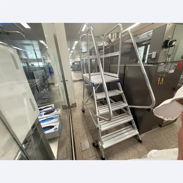 Instalações de produção e embalagem farmacêuticas / Equipamentos de laboratório e operacionais-1