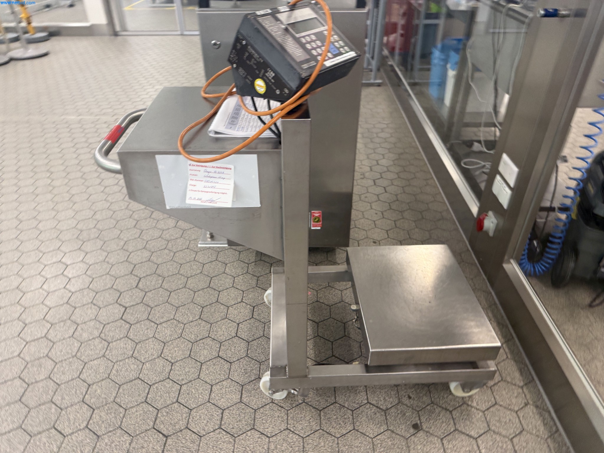 Instalações de produção e embalagem farmacêuticas / Equipamentos de laboratório e operacionais-3