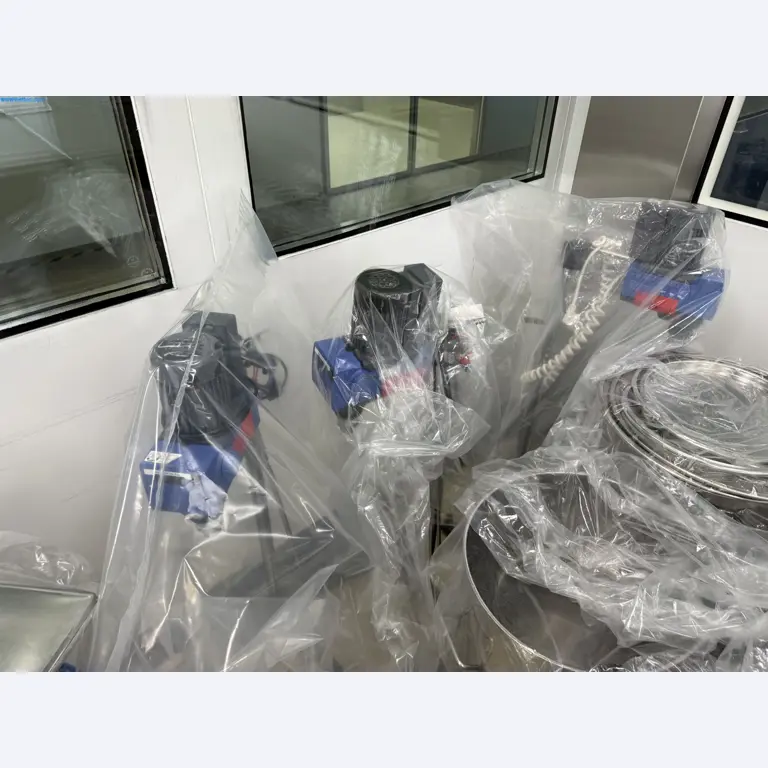 Instalações de produção e embalagem farmacêuticas / Equipamentos de laboratório e operacionais-1
