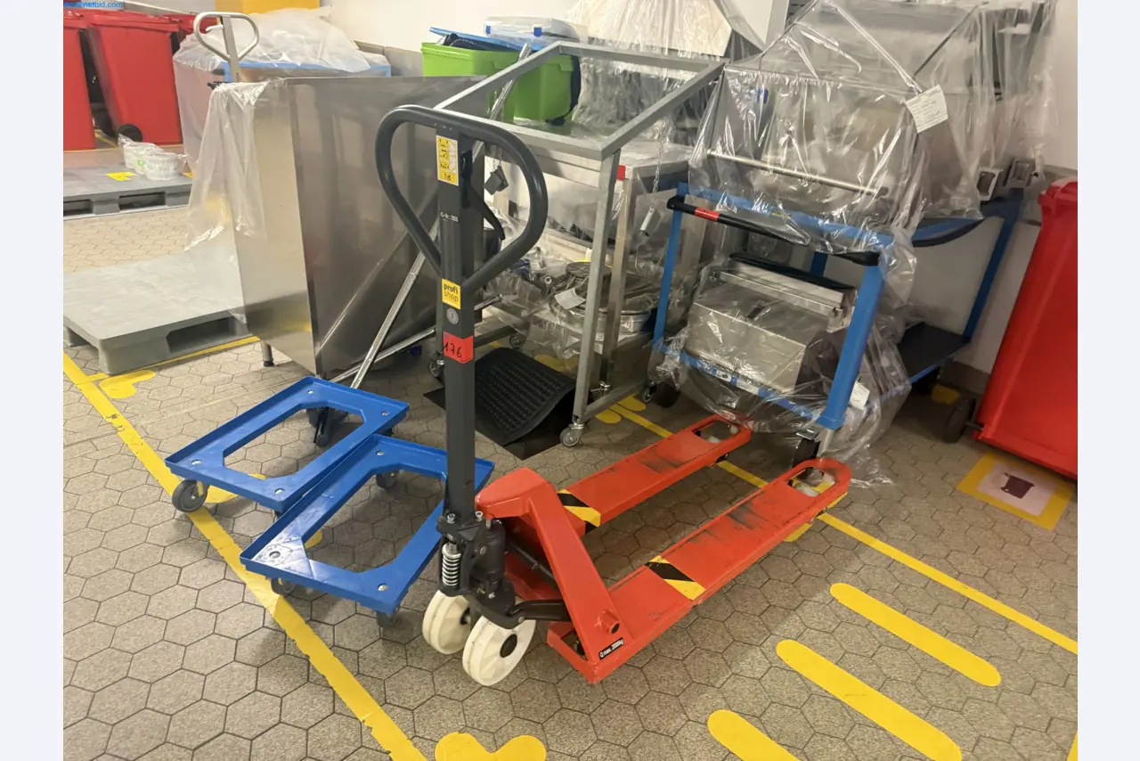 Instalações de produção e embalagem farmacêuticas / Equipamentos de laboratório e operacionais-1