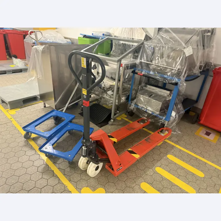 Instalações de produção e embalagem farmacêuticas / Equipamentos de laboratório e operacionais-1