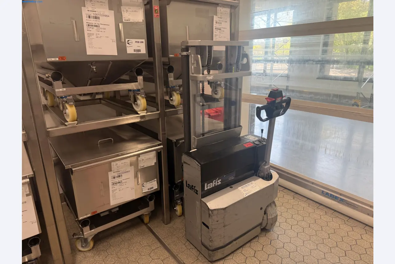 Instalações de produção e embalagem farmacêuticas / Equipamentos de laboratório e operacionais-4