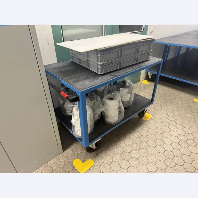 Instalações de produção e embalagem farmacêuticas / Equipamentos de laboratório e operacionais-1