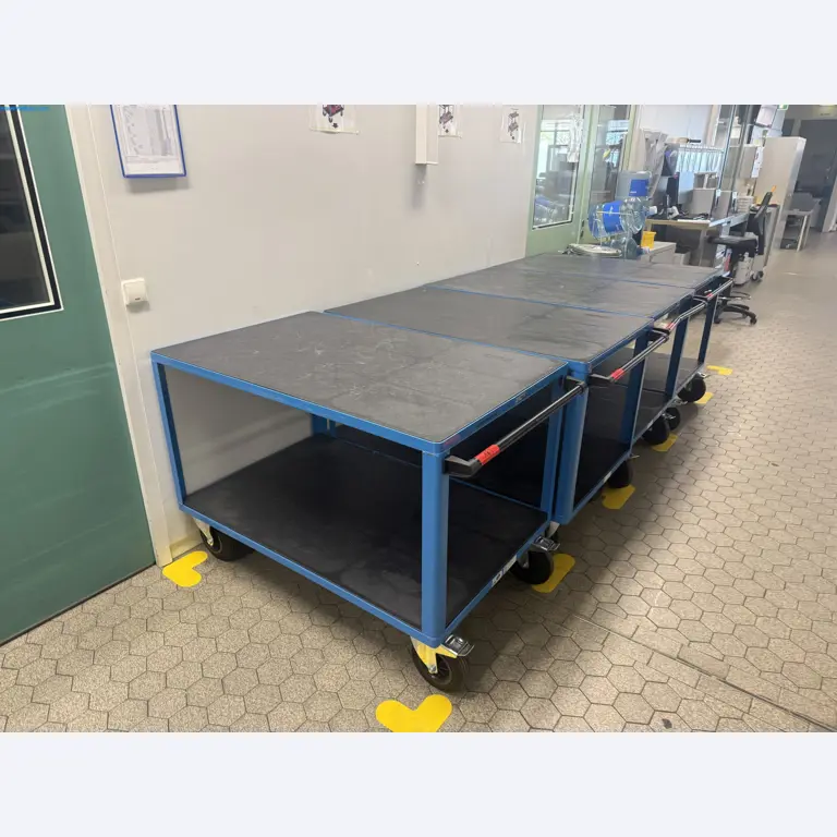 Instalações de produção e embalagem farmacêuticas / Equipamentos de laboratório e operacionais-2
