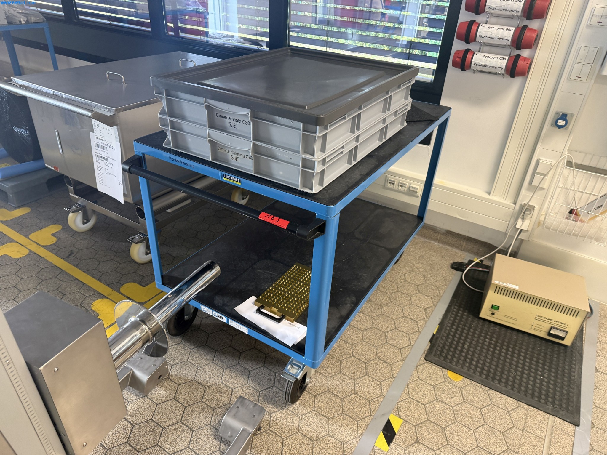Instalações de produção e embalagem farmacêuticas / Equipamentos de laboratório e operacionais-5