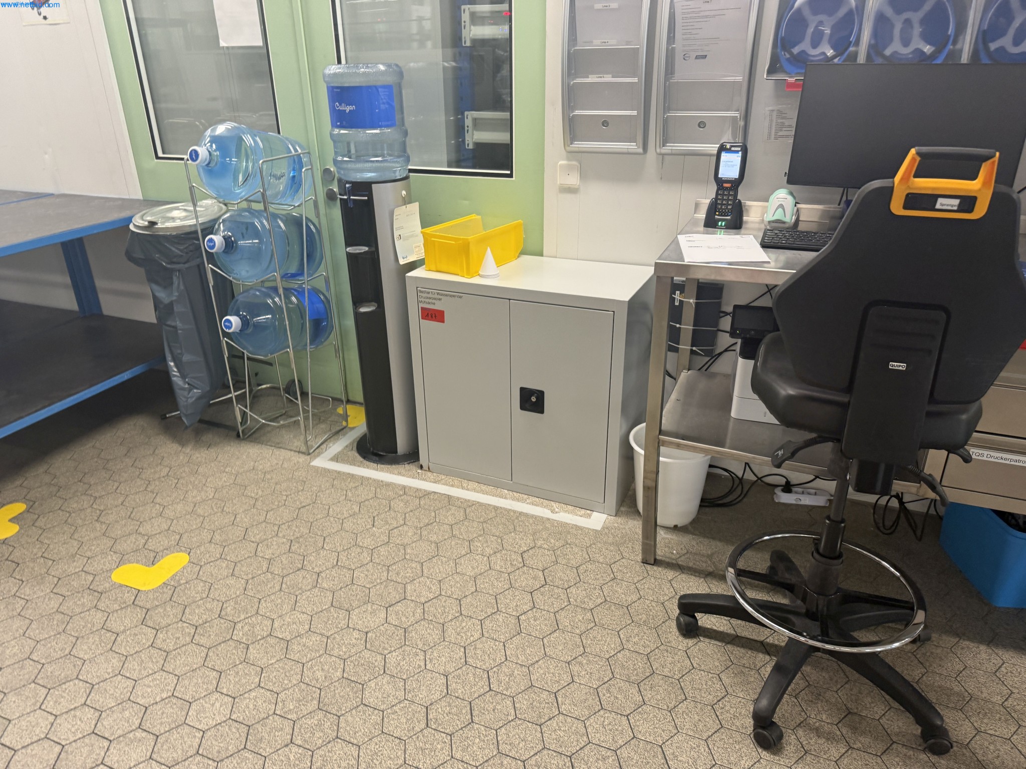 2 Tables de travail en acier inoxydable