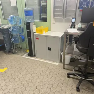 2 Mesas de trabalho em aço inoxidável