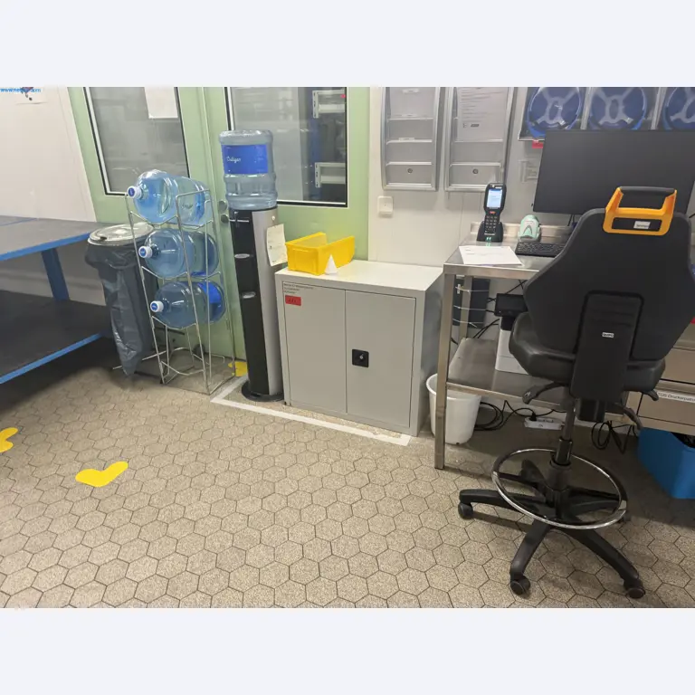 Instalações de produção e embalagem farmacêuticas / Equipamentos de laboratório e operacionais-1