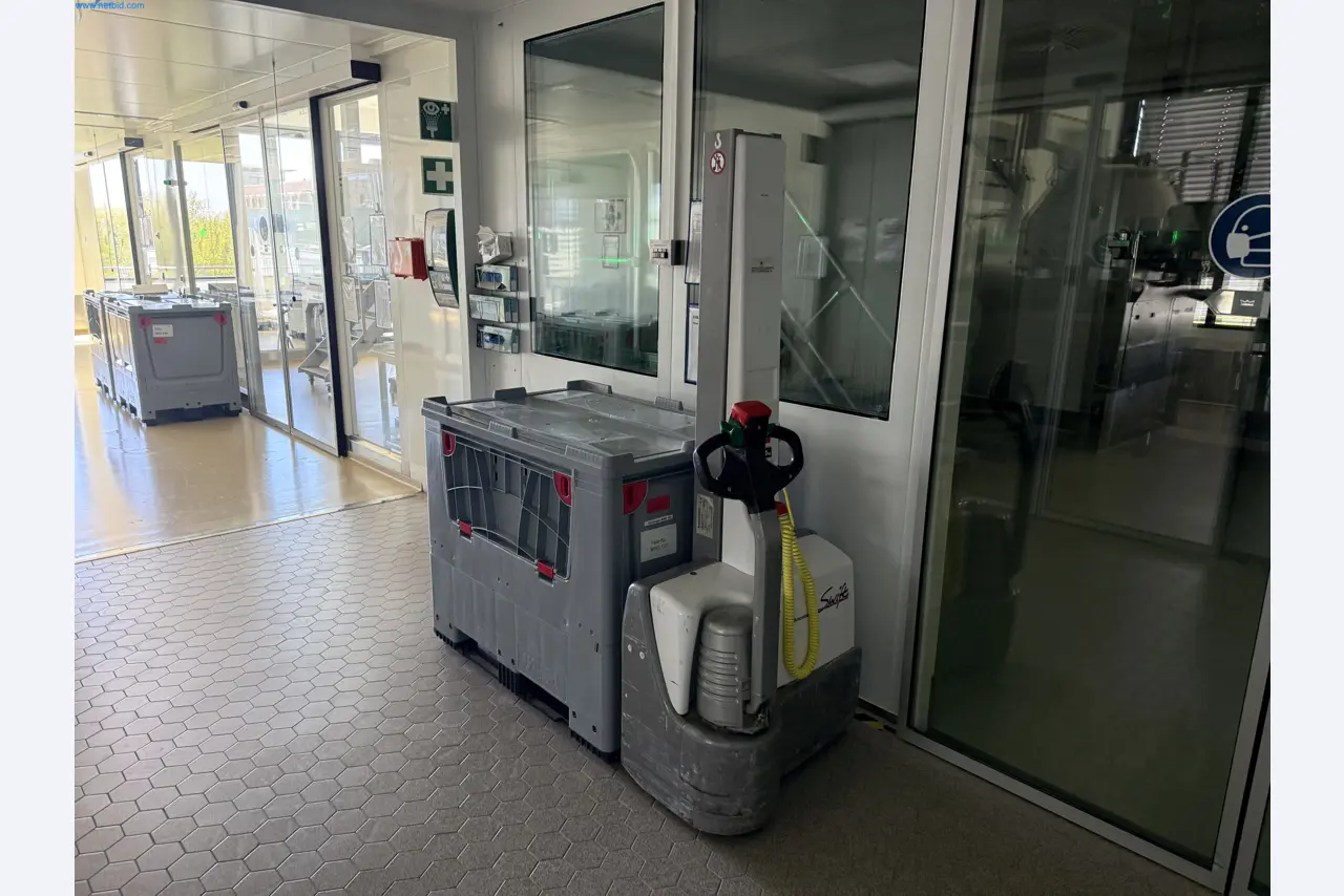Instalações de produção e embalagem farmacêuticas / Equipamentos de laboratório e operacionais-1