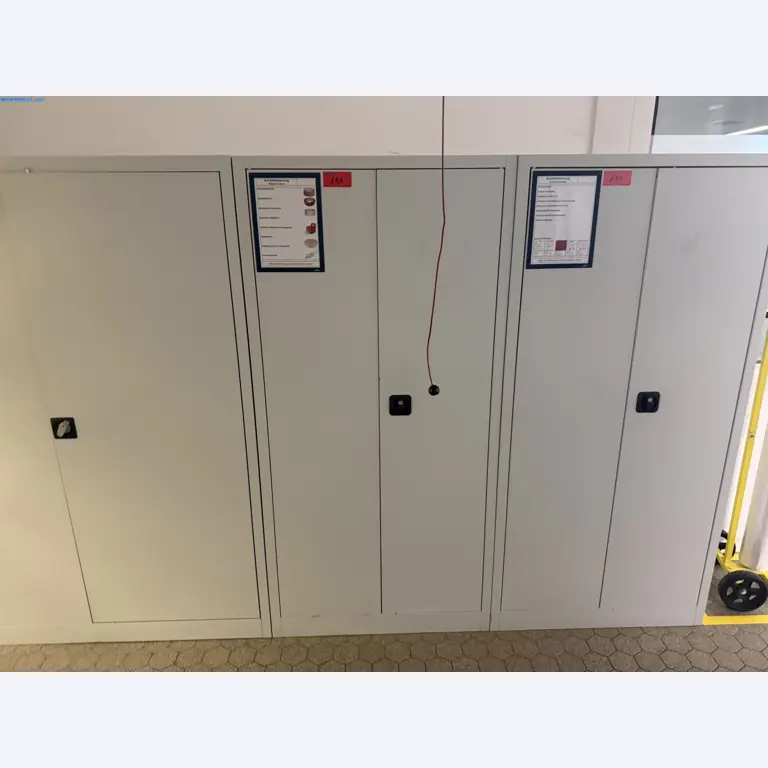 Instalações de produção e embalagem farmacêuticas / Equipamentos de laboratório e operacionais-1