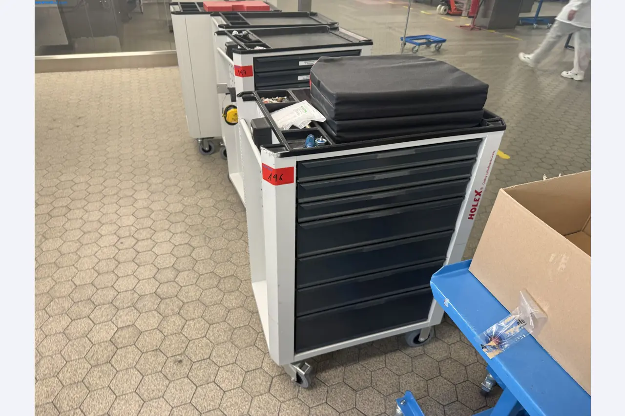 Instalações de produção e embalagem farmacêuticas / Equipamentos de laboratório e operacionais-1